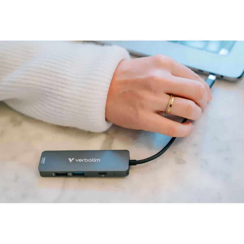 Verbatim USB-C Essentials hub multiporta 4 porte: HDMI, USB-C PD, USB-A 3.2 Gen 1, USB-A