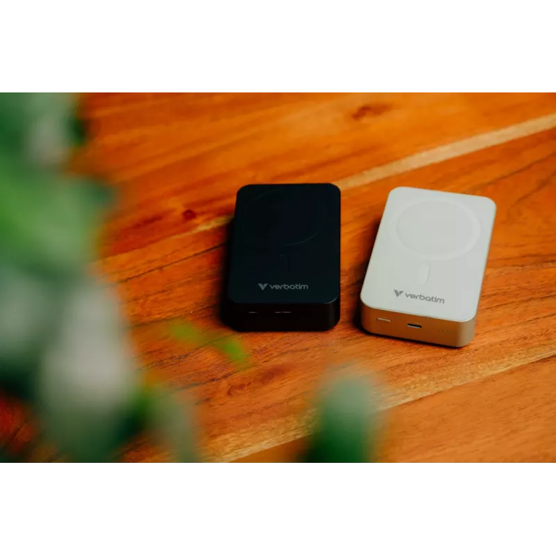 Verbatim Charge 'n' Go Essentials Powerbank magnetico wireless 20000 mAh Nero