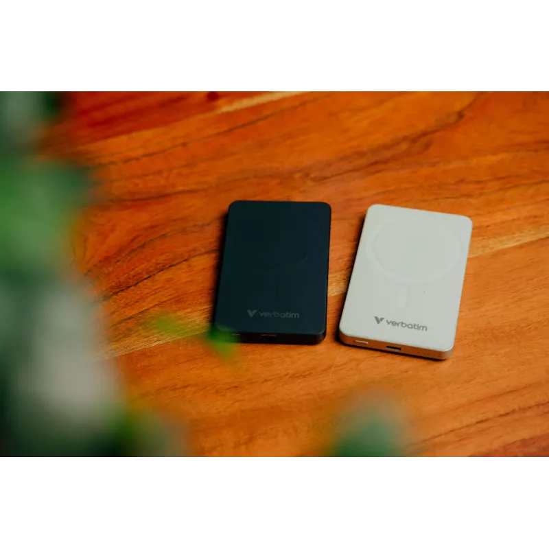 Verbatim Charge 'n' Go Essentials Powerbank wireless magnetico 5000 mAh Nero
