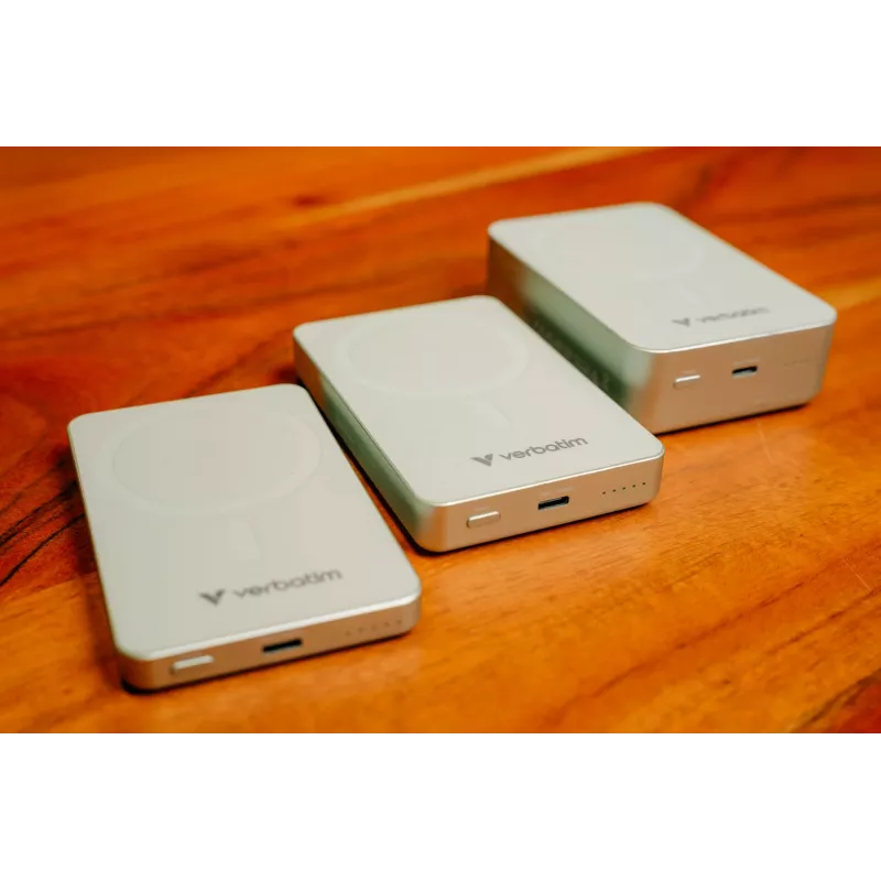 Verbatim Charge 'n' Go Essentials Powerbank wireless magnetico 5000 mAh Verde