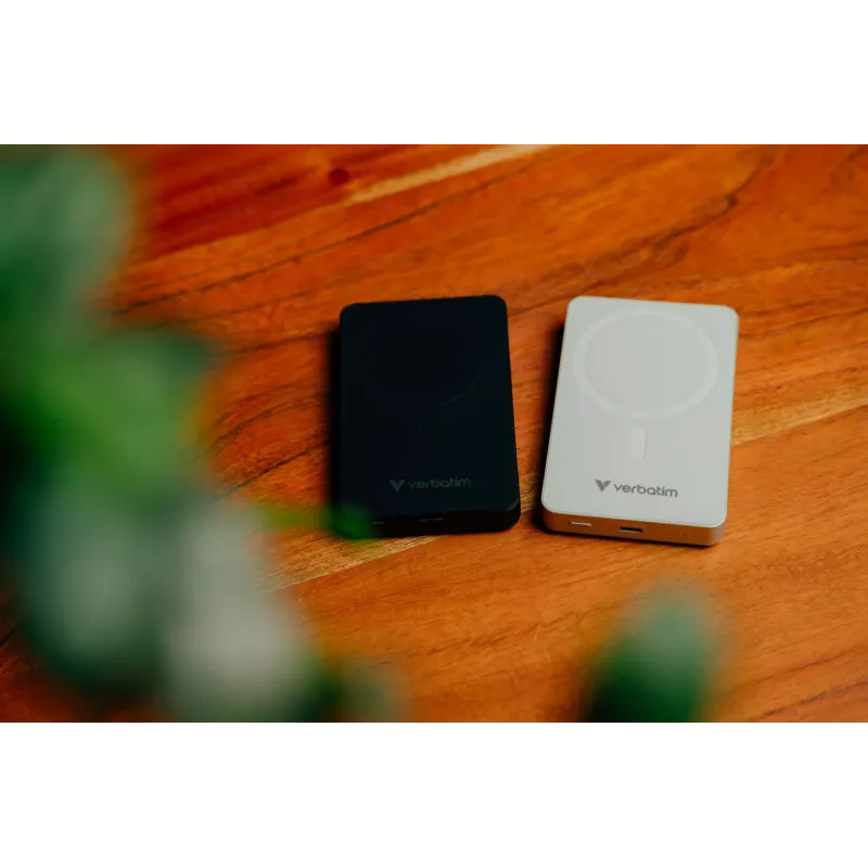 Verbatim Charge 'n' Go Essentials Powerbank wireless magnetico 10000 mAh Nero