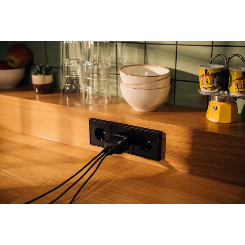 Verbatim Mini Caricabatterie GaN 70W 3 porte spina US con adattatori EU e UK