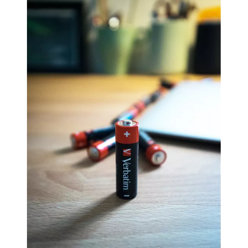 Verbatim batterie AA alcaline, batteria usa e getta, AA, alcalina, 1,5 V, 10 pezzi, nero, rosso
