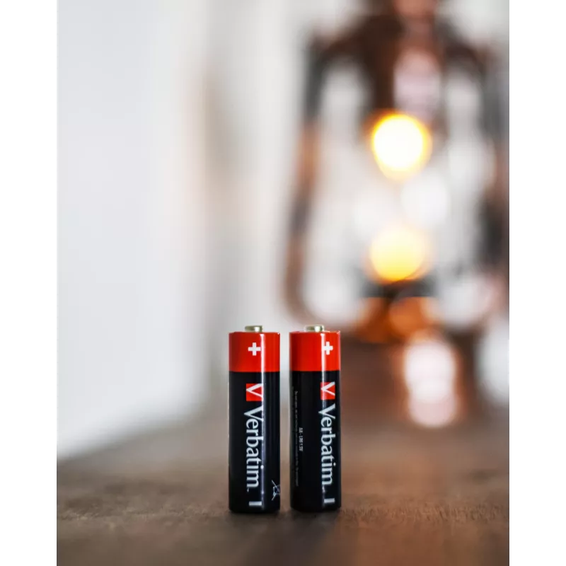 Verbatim batterie AA alcaline, batteria usa e getta, AA, alcalina, 1,5 V, 10 pezzi, nero, rosso