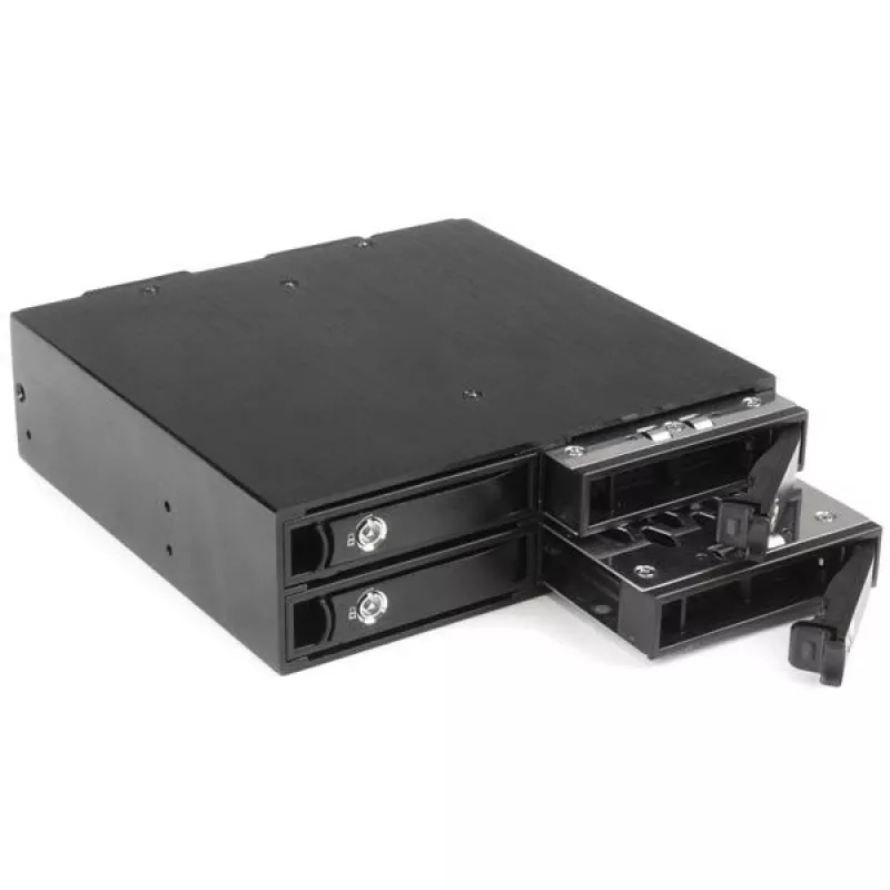 StarTech.com backplane per vano hot-swap a 4 bay per unità SATA/SAS da 2,5