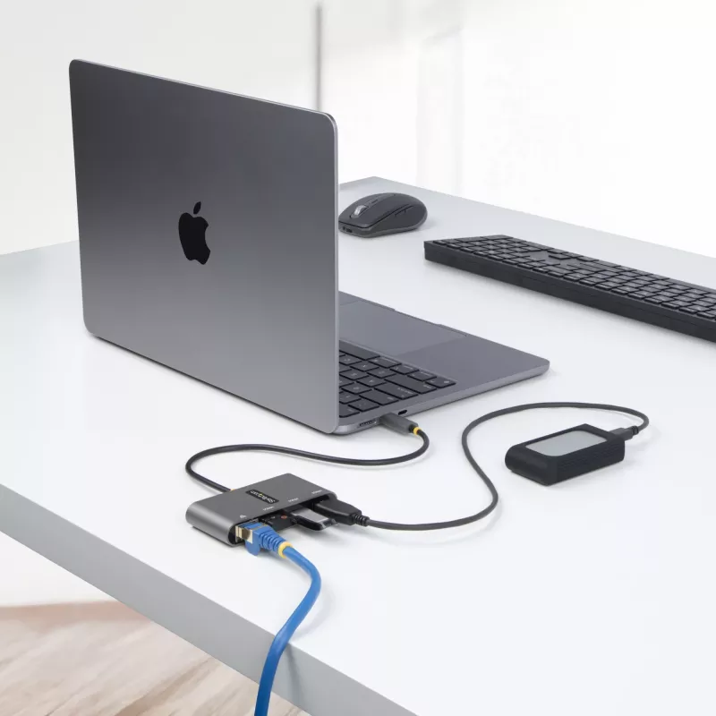 StarTech.com hub USB-C a 3 porte con Ethernet - 3x USB-A - Gigabit Ethernet - USB 3.0 5Gbps - bus powered - cavo host USB Type-C da 1ft/30cm - GbE - hub USB-C a USB-A portatile
