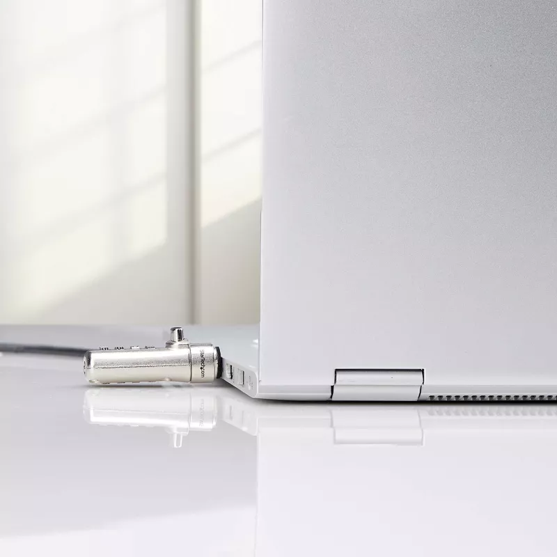 StarTech.com lucchetto slim compatibile con slot Noble Wedge®, cavo di sicurezza da 1,5 m, protezione antifurto da scrivania per laptop/notebook, cavo in acciaio resistente al taglio, lucchetto a combinazione