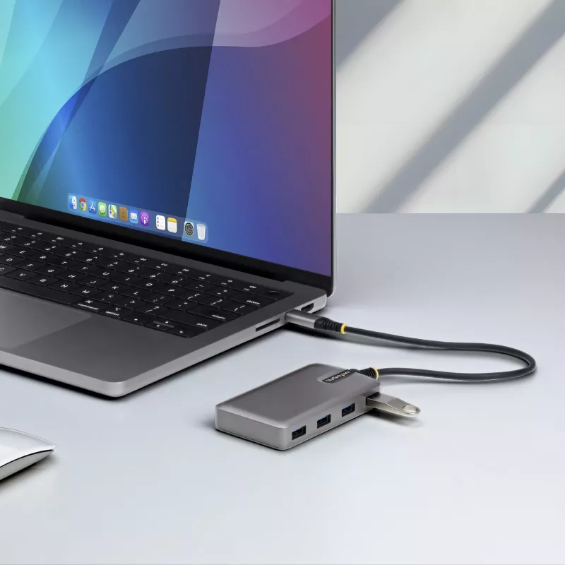 StarTech.com Hub USB-C a 4 porte, 5 Gbit/s, bus-powered, hub USB-C a 4x USB-A con ingresso alimentazione ausiliaria USB-C, cavo host da 1 ft/30 cm, hub USB portatile per desktop/laptop