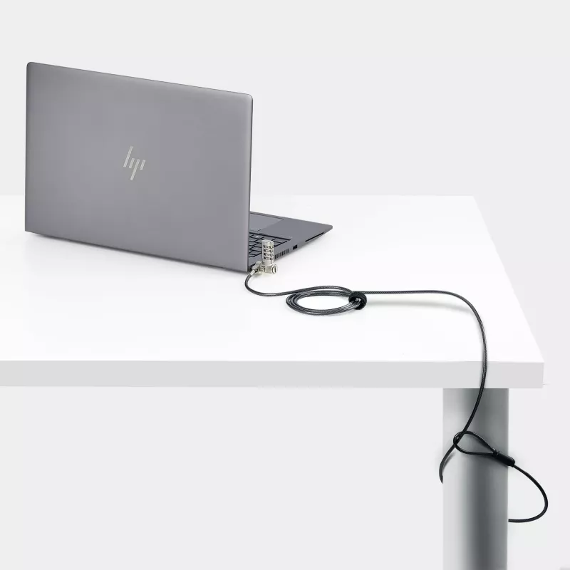 StarTech.com Confezione da 25 lucchetti universali per laptop da 2 m, cavo di sicurezza serializzato per notebook, compatibile con Noble Wedge®/Nano/K-Slot, cavo con lucchetto a combinazione senza chiave – TAA