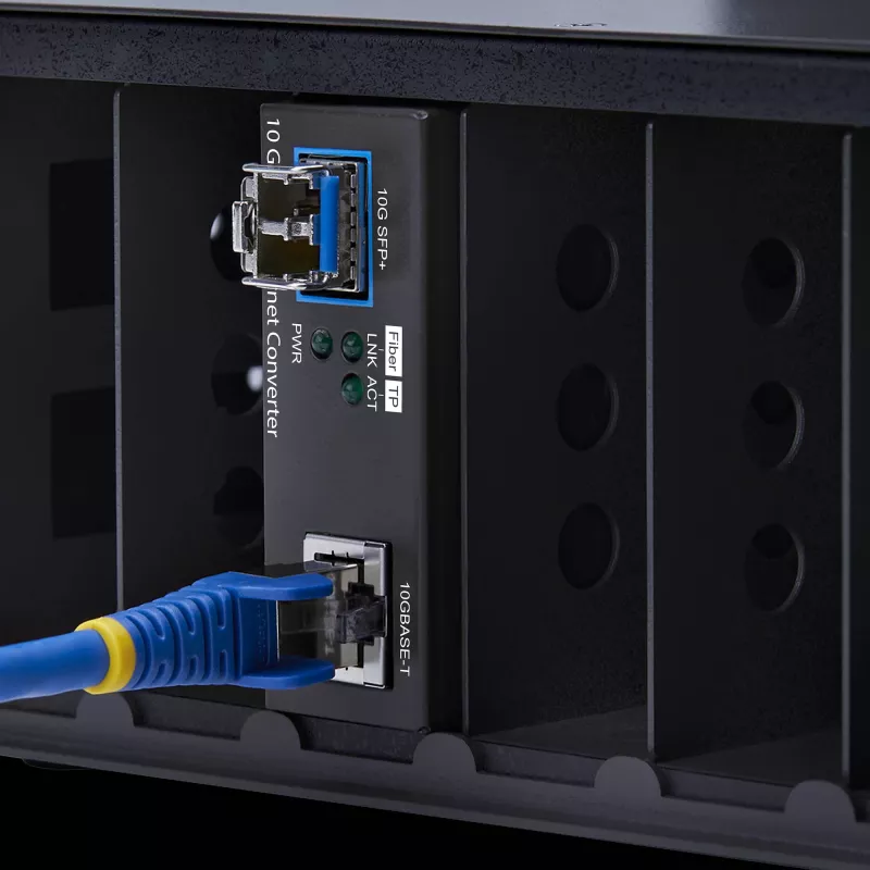 StarTech.com convertitore media fibra SFP+ 10GbE, 10 Gigabit Ethernet RJ-45 a 10GBASE-X SFP+, monomodale, multimodale, 16K Jumbo Frames, conforme TAA