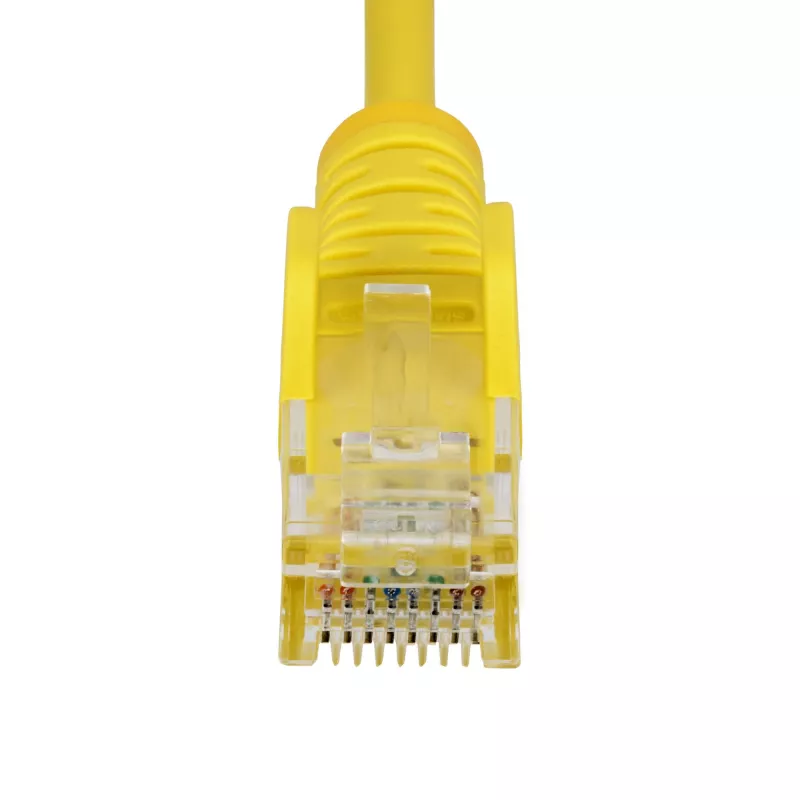 StarTech.com cavo Ethernet CAT6 sottile giallo da 25 cm, protezione linguetta, 100W PoE, UTP, LSZH, 28AWG trefoli in rame puro nudo, cavo patch di rete RJ45 sottile con scarico di trazione, testato singolarmente