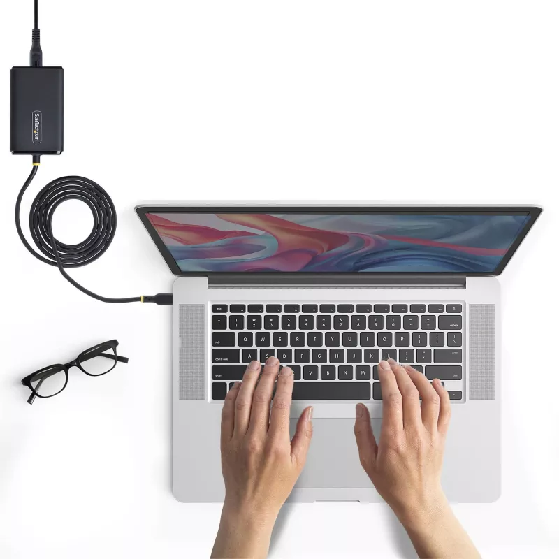 StarTech.com caricabatterie USB-C per laptop 65W, cavo USB-C fisso da 1,5 m, alimentatore per Dell, XPS, HP ProBook, MacBook Pro, Microsoft Surface Pro