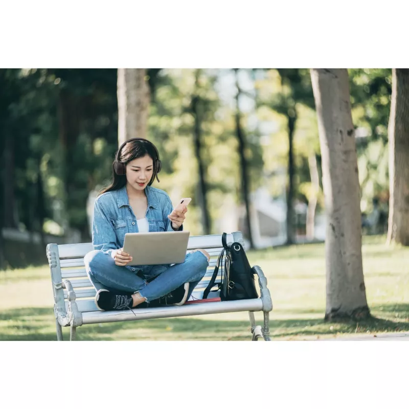 Cuffia on-ear Bluetooth Kensington H1050 EQ con tecnologia di riduzione del rumore ambientale