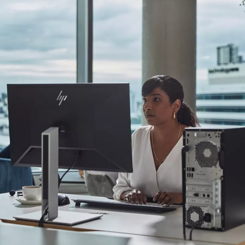 HP Pro Tower 400 G9 Intel® Core™ i3 i3-14100 8 GB DDR5-SDRAM Windows 11 Pro