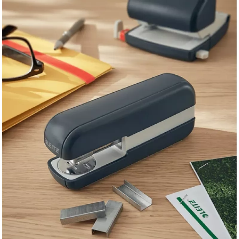 Leitz Cosy cucitrice 30 fogli, 30 fogli, nero, punto standard, 24/6, metallo, plastica, 80 g/m²