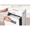 Leitz IQ Protect Premium distruggidocumenti 3M P5, taglio micro, 2 x 15 mm, 10 L, 125 fogli, 55 dB, touch