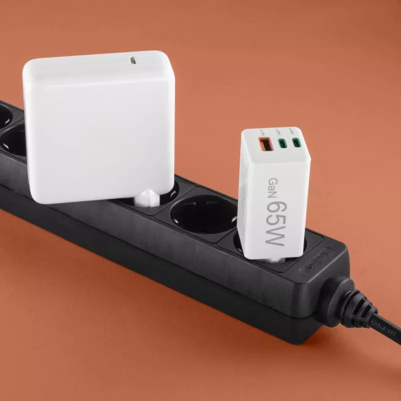 Hama 00125142 Caricabatterie per dispositivi mobili Universale Bianco AC Ricarica rapida Interno