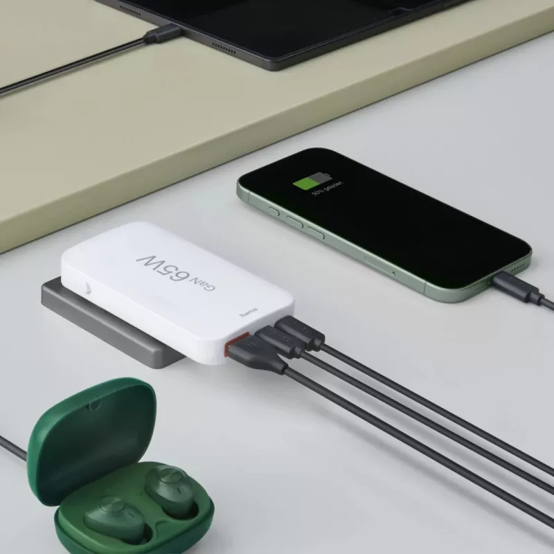 Hama 00125144 Caricabatterie mobile Headset, Laptop, Powerbank, Smartphone, Tablet Bianco AC Ricarica rapida Interno
