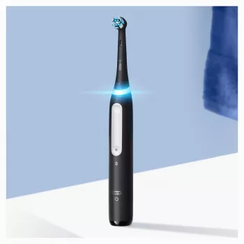 Oral-B iO 4 spazzolino elettrico rotante per adulti nero