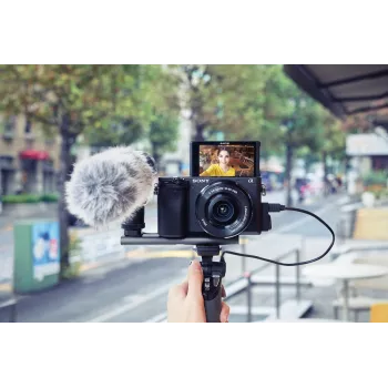 Sony α 6400 + SEL18135 MILC 24,2 MP CMOS 6000 x 4000 pixel nero