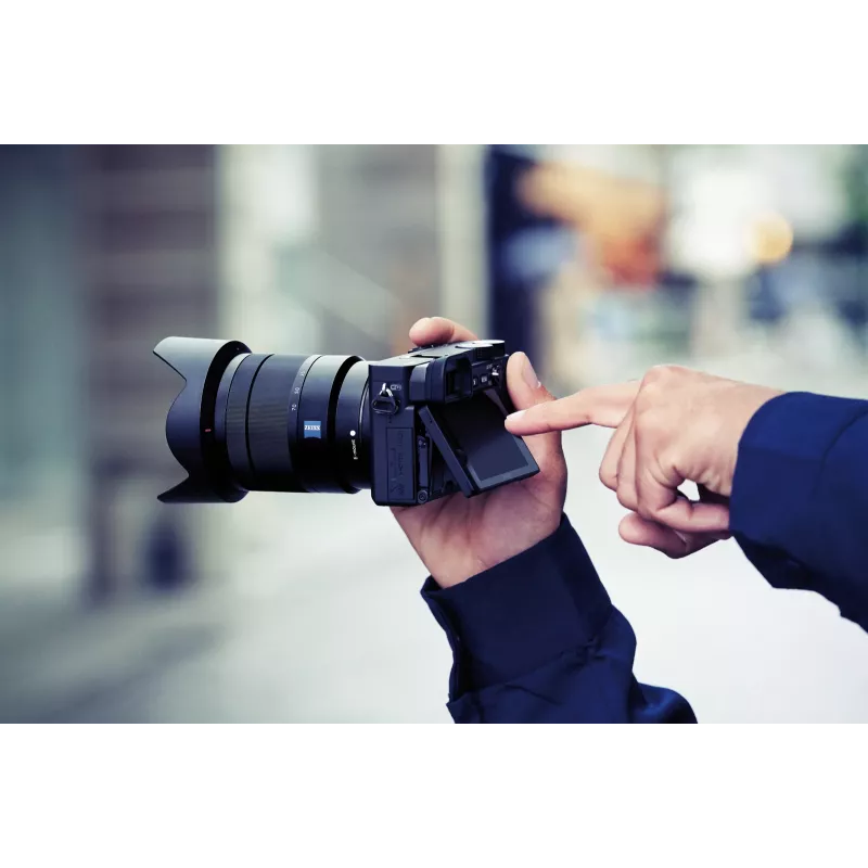 Sony α 6400 + SEL18135 MILC 24,2 MP CMOS 6000 x 4000 pixel nero