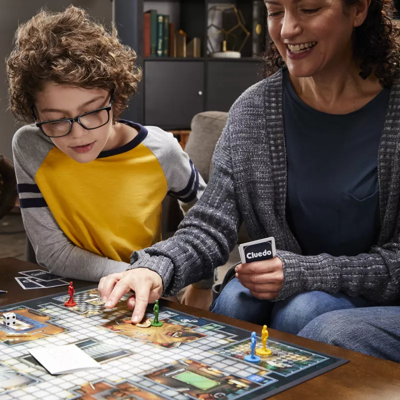 Hasbro Gaming Cluedo 45 min gioco da tavolo detective