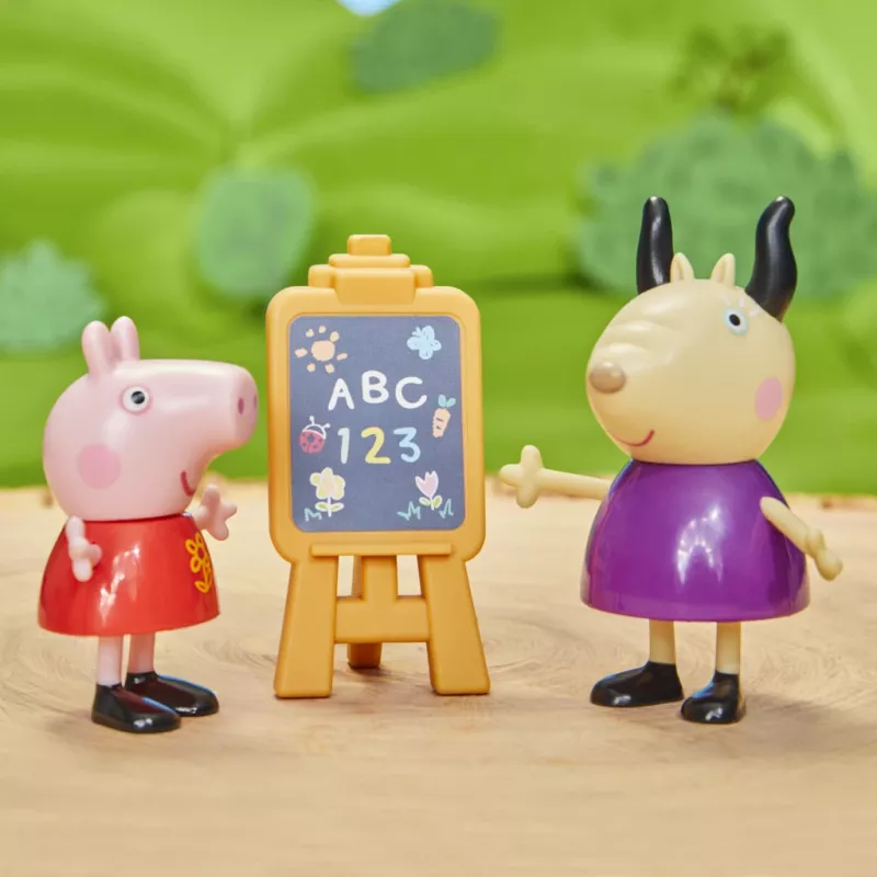 Hasbro Peppa Pig set di gioco con 5 figure e 6 accessori, giocattolo prescolare per bambine e bambini da 3 anni e oltre