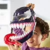 Guanto lancia-ragnatele giocattolo Hasbro Marvel Spider-Man Venom Strike Blaster viola