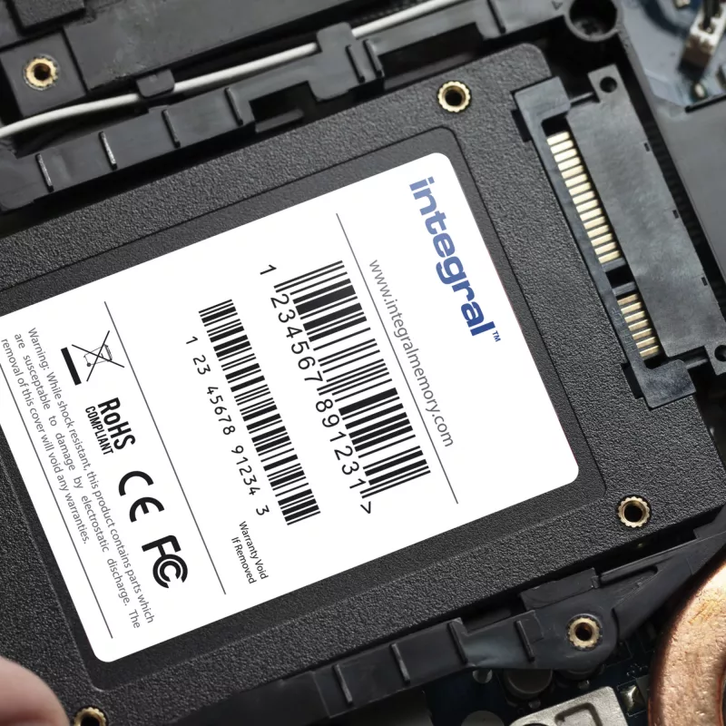 Integral 1TB - 1024GB SSD 2,5 pollici SATA 3 R-550MB/s W-520MB/s TBW 300 V SERIES 2 PLUS