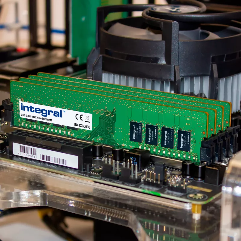 Integral 32GB MODULO RAM PER PC DDR4 3200MHZ PC4-25600 SENZA BUFFER NON-ECC DIMM 1,2V 2GX8 CL22