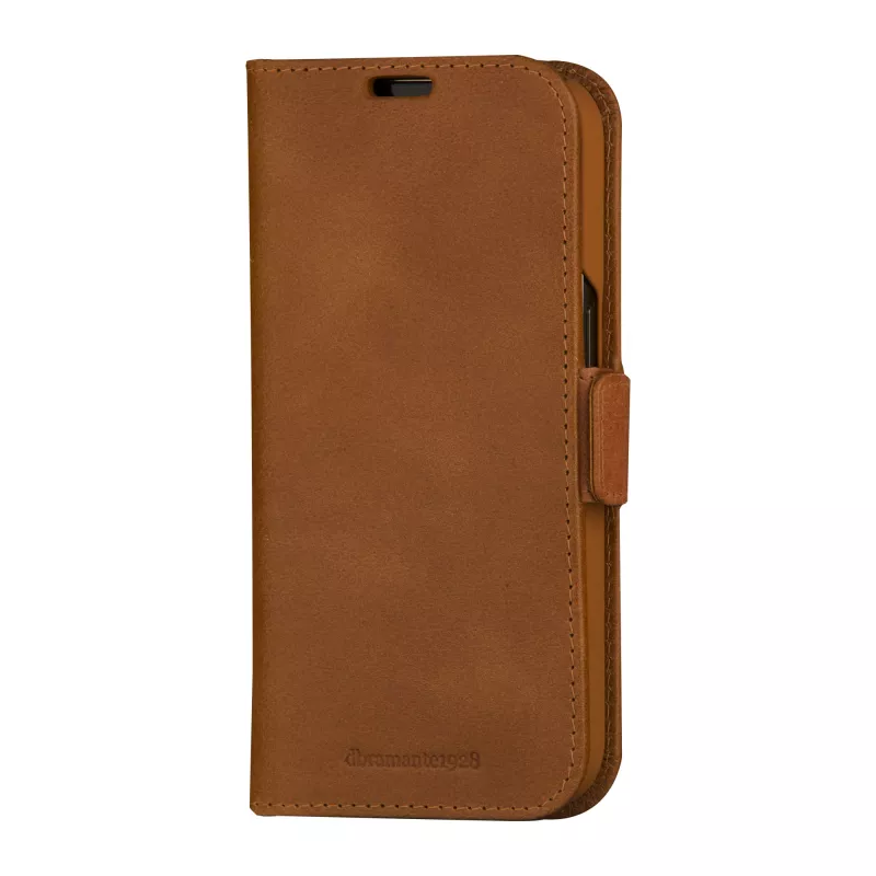 Custodia a libro per telefono dbramante1928 Copenhagen per iPhone 15 Pro – Tan, 3 vani per carte, monocolore marrone