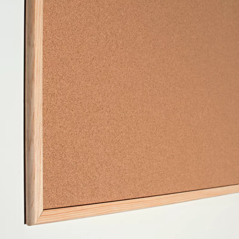 Bacheca in sughero ESSELTE 500971 — 90 x 60 cm, superficie in sughero con cornice in legno