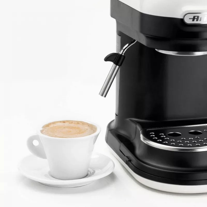 Ariete 1318 Moderna Macchina per caffè espresso con macinacaffè integrato, per chicchi di caffè e caffè macinato, lancia monta latte per cappuccino, filtro per 1 e 2 tazze, 1080 W, 800 cc, bianco