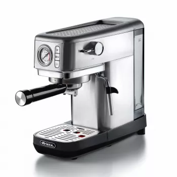 Ariete 1381 Macchina per caffè con manometro, adatta per caffè macinato e cialde ESE, 1300 W, capacità 1,1 l, pressione 15 bar, filtro per ½ tazze, lancia per cappuccino, argento