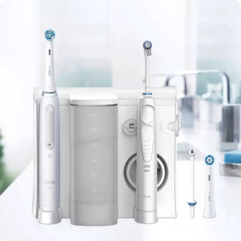 Oral-B iO4 & OxyJet centro per l'igiene orale, bianco