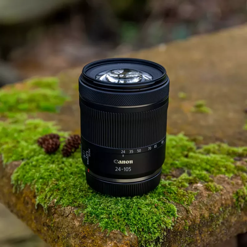 Canon EOS R8 + RF 24-105mm F4-7.1 IS STM MILC 24,2 MP CMOS 6000 x 4000 pixel nero