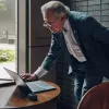 HP Poly Voyager Free 60+ UC Carbon nero auricolari +BT700 adattatore USB-C +custodia di ricarica con touchscreen