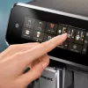 Macchina per espresso Philips EP3343/90 – automatica, 2 tazze, 15 bar, macinacaffè in ceramica, contenitore chicchi 275 g, serbatoio latte, display touch TFT