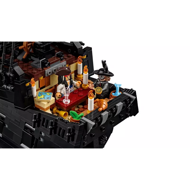 LEGO ICONS 10365 La nave pirata di Captain Jack Sparrow