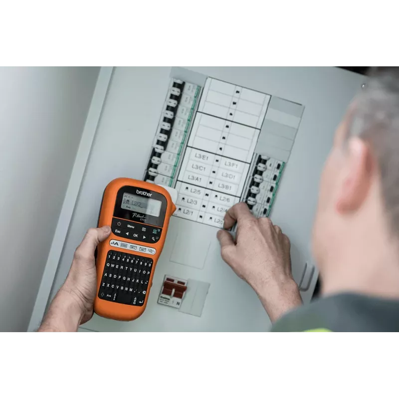 Etichettatrice Brother PT-E110VP trasferimento termico colore 180 x 180 DPI 20 mm/s TZe QWERTY