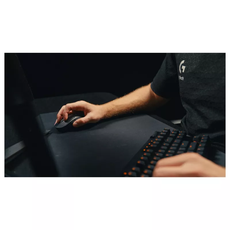 Mouse Logitech G 910-007374 per destrimani RF Wireless ottico 44.000 DPI 1 ms 5 tasti magenta