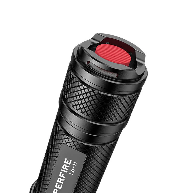 Torcia Superfire L6-H — torcia LED compatta 900 lm, 15 W