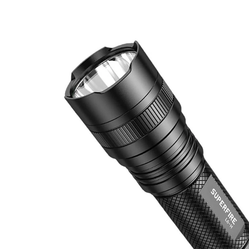 Torcia Superfire L6-H — torcia LED compatta 900 lm, 15 W