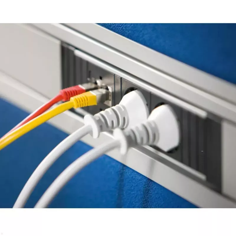 Ciabatta multipresa Bachmann STEP ALU 1x USB 1x Custom-Modul 2x presa
