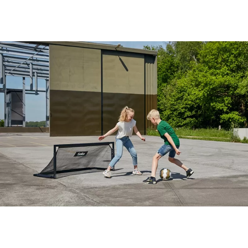Trampolino per bambini freestanding Salta Techniq — modello 5121, polietilene/PVC/acciaio, colore telaio nero
