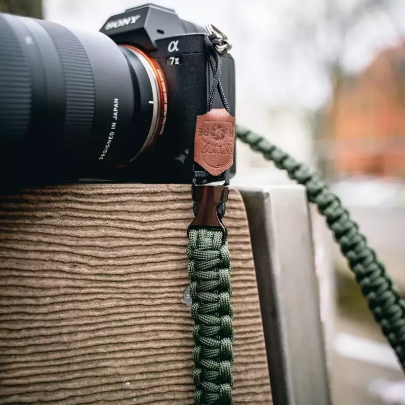 C-ROPE Traveler tracolla per fotocamera in paracord, 100 cm, Military Olive