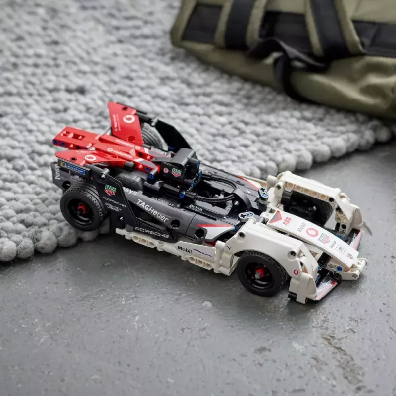 LEGO Brick Set Formula E Porsche 99X Electric modello 42137 – set da costruzione