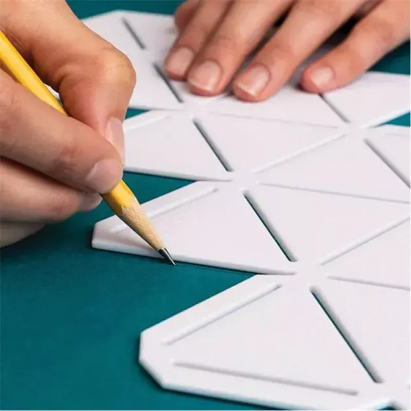 Stencil sagoma Fiskars 1059566 bianco plastica per adulti e bambini