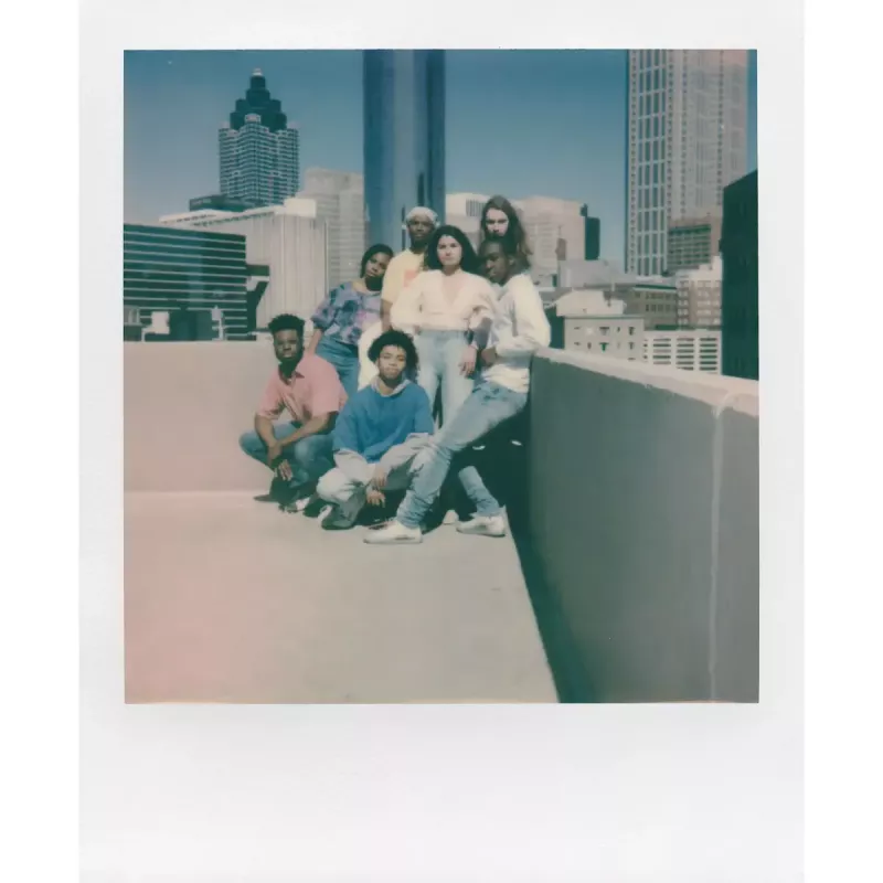 Fotocamera istantanea POLAROID Now Gen 3 giallo — modello 9158, fotocamera istantanea analogica, flash integrato