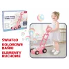 Tagliaerba con bolle di sapone rosa